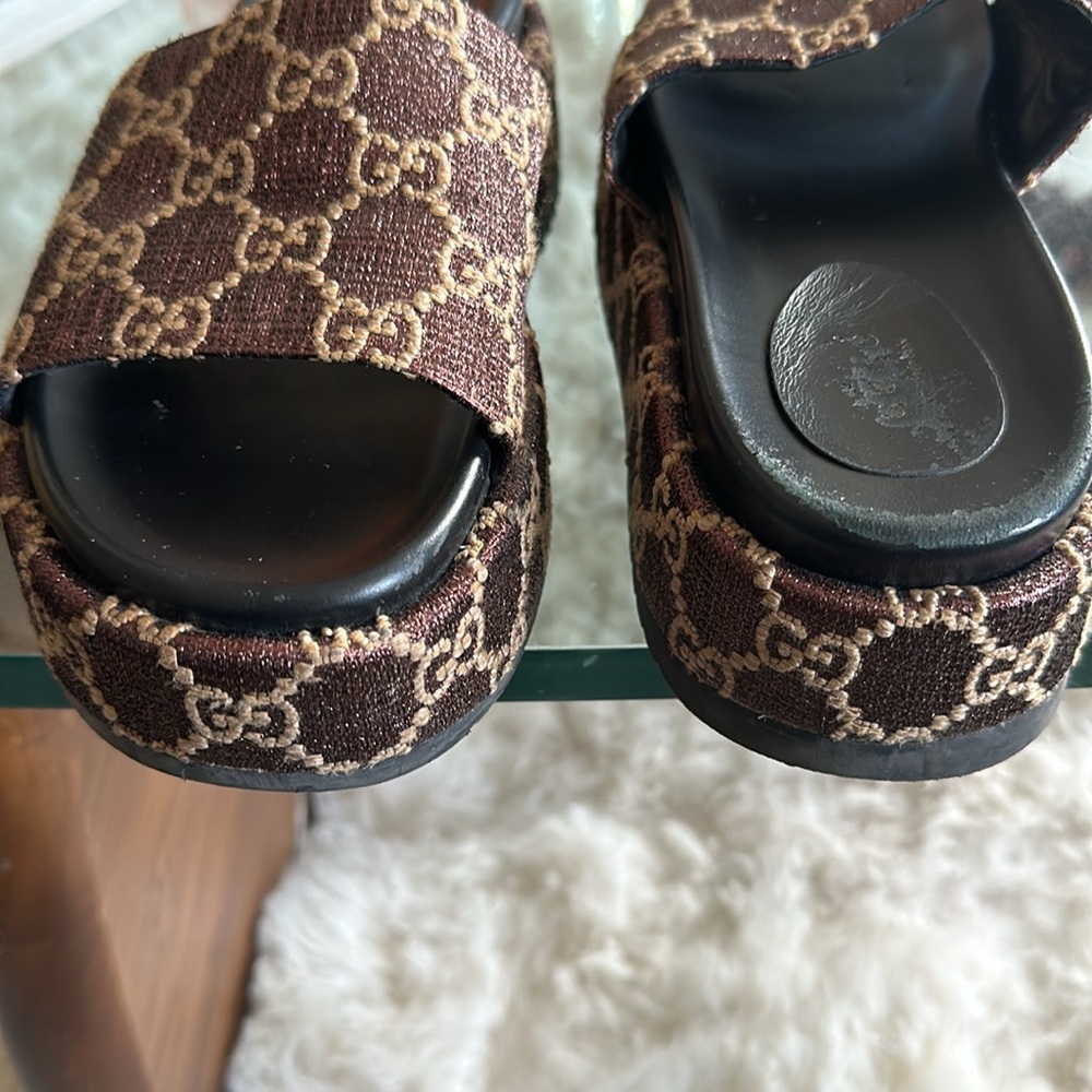 Gucci Angelina Platform Logo Slide - Picture 5 of 12